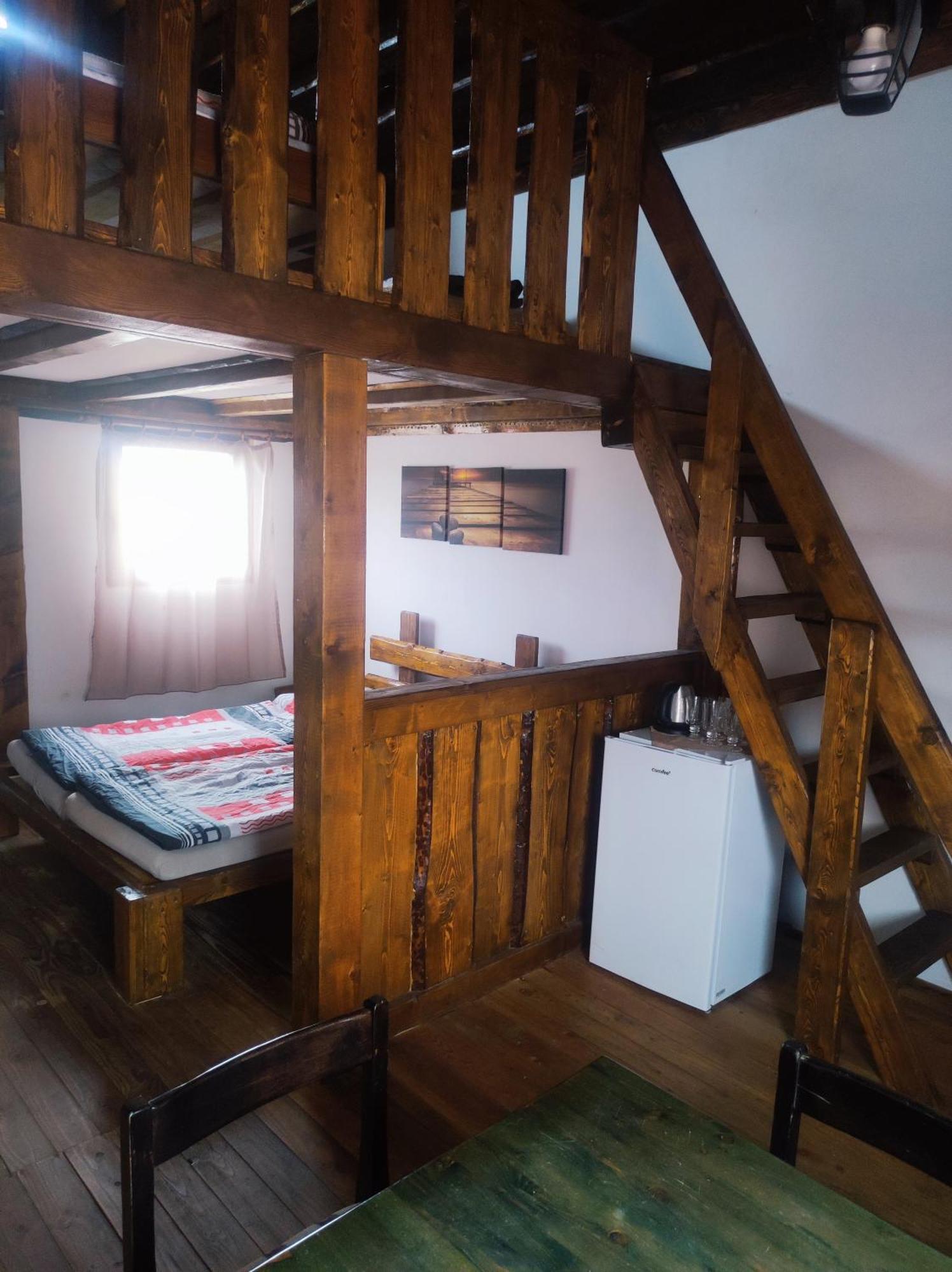 Ubytovani V Klimatizovanych Chatickach Stit Chlumec nad Cidlinou Buitenkant foto